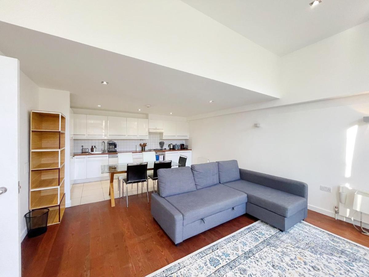 Portobello Dock Canalside Apartment London Bagian luar foto