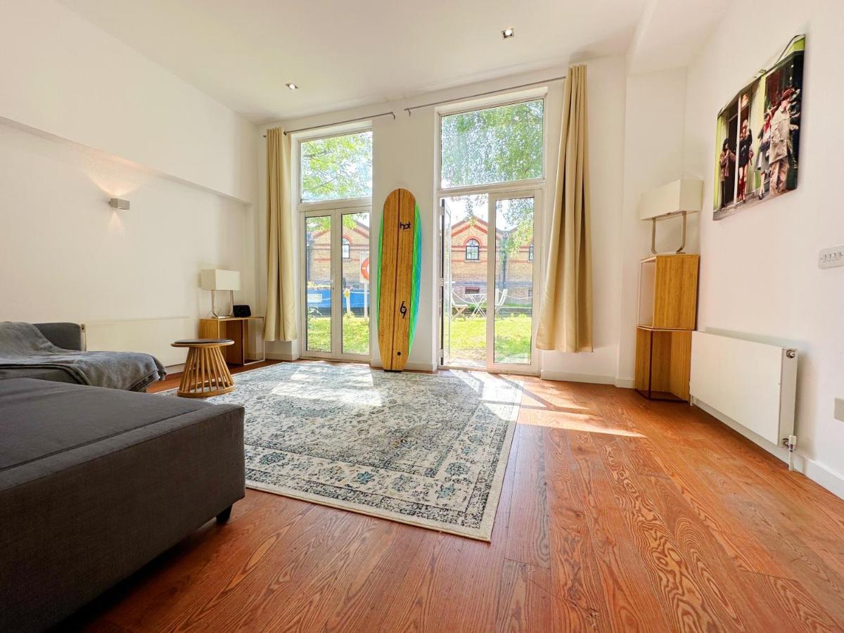 Portobello Dock Canalside Apartment London Bagian luar foto