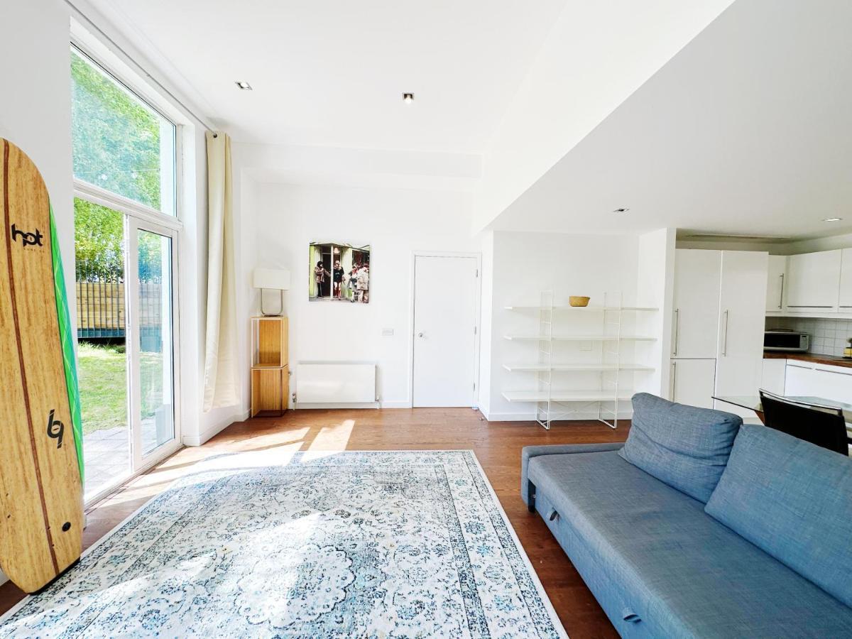 Portobello Dock Canalside Apartment London Bagian luar foto