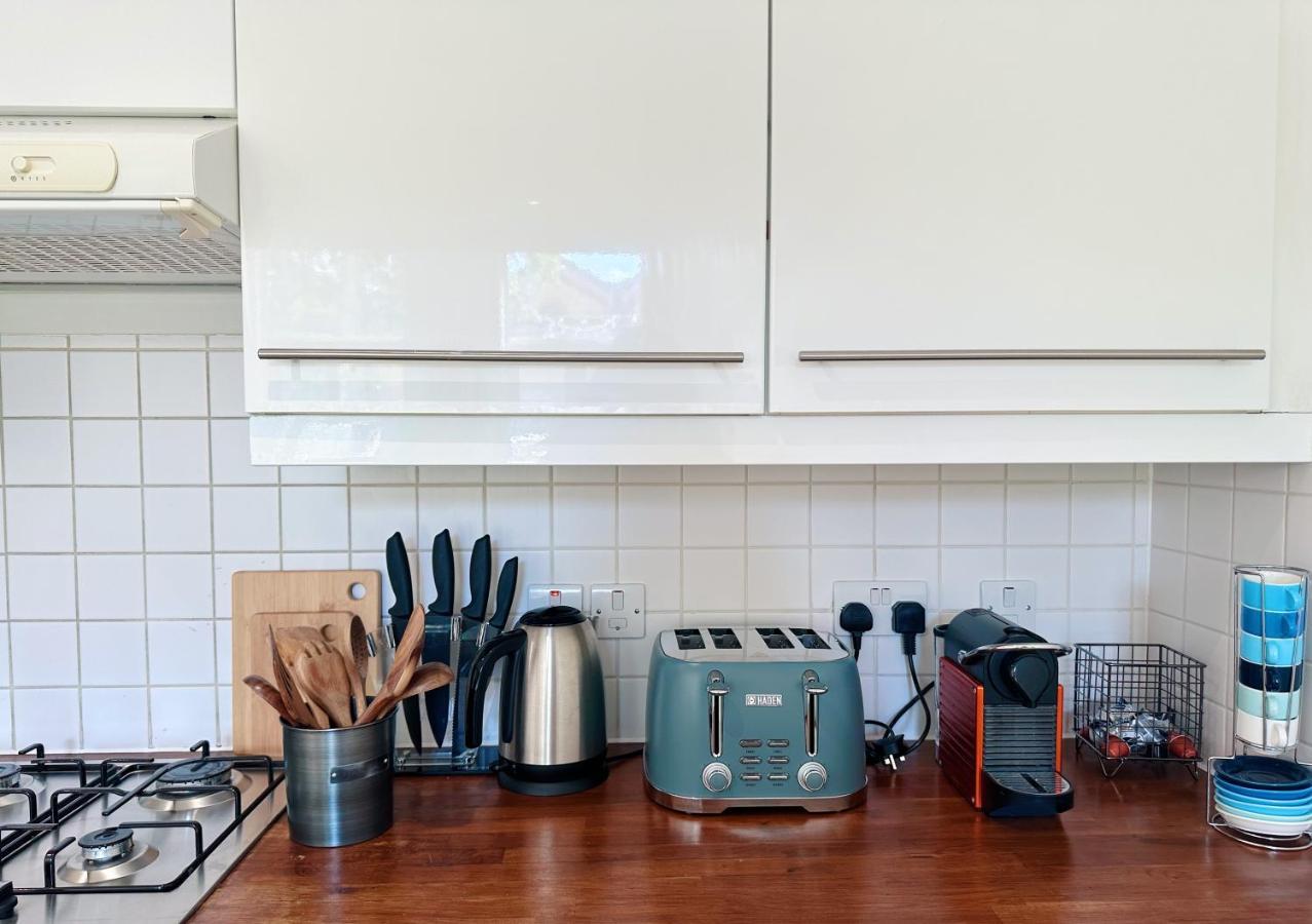 Portobello Dock Canalside Apartment London Bagian luar foto