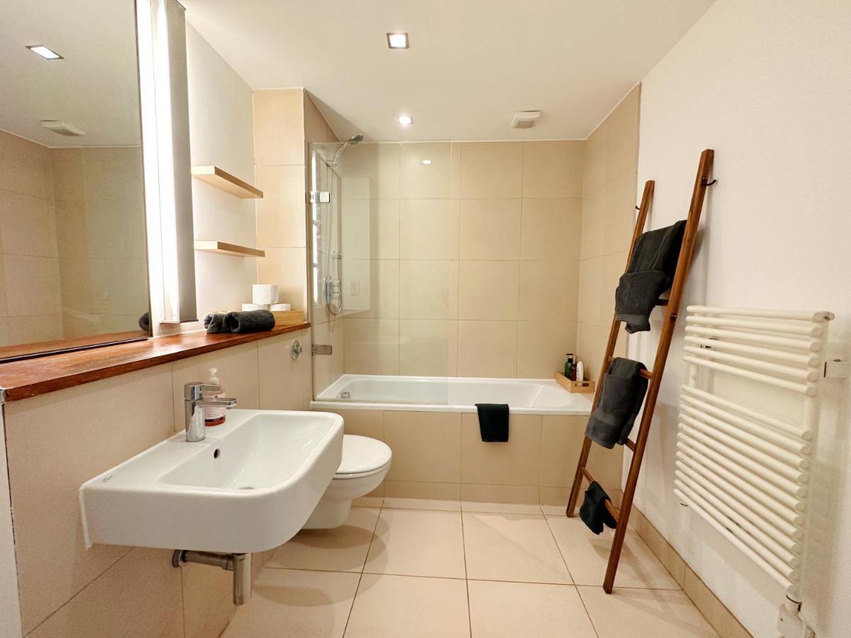 Portobello Dock Canalside Apartment London Bagian luar foto